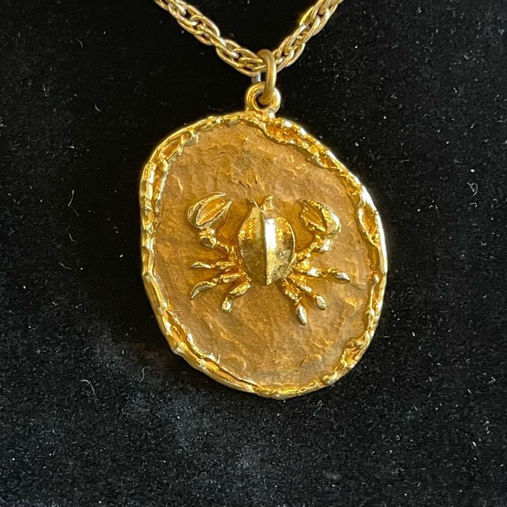 ART, Arthur Pepper Jewelry Crab pendent necklace gold tone estate women - Picture 3 of 5